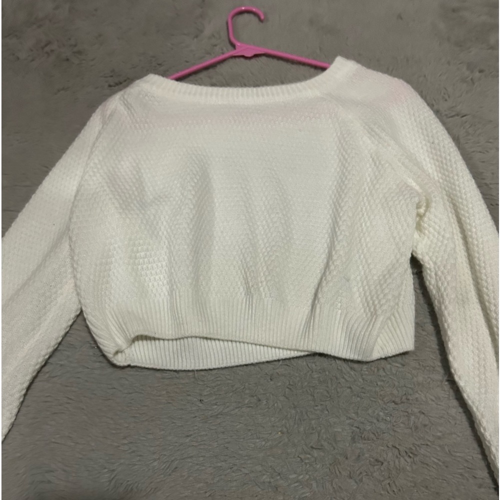 white cropped knitted sweater